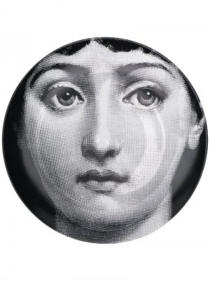 Тарелка с принтом-портретом Fornasetti. Цвет: черный