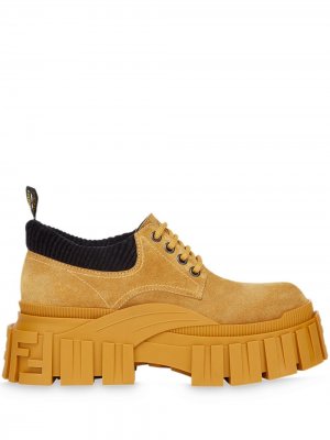 Массивные ботинки на шнуровке Fendi. Цвет: желтый