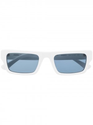 Солнцезащитные очки в прямоугольной оправе AMBUSH. Цвет: белый