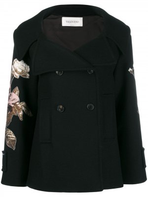 Пальто с цветочной вышивкой на рукавах Valentino. Цвет: черный