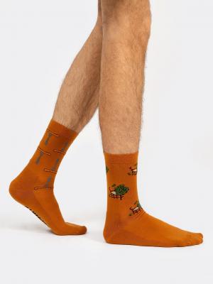 Высокие мужские носки коричневого цвета с надписями накормить и обогреть Mark Formelle. Цвет: кэмел