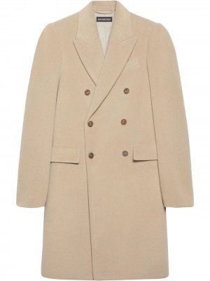 Двубортное пальто оверсайз Balenciaga. Цвет: нейтральные цвета