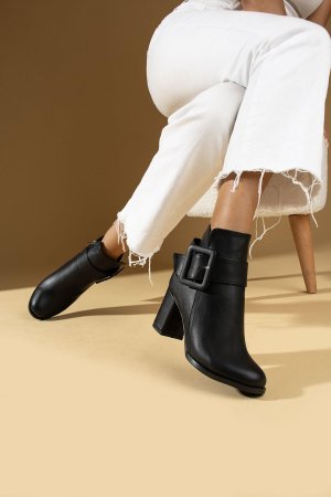 Женские ботинки на высоком каблуке с пряжкой и молнией B01-170-23 Pembe Potin