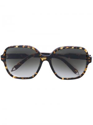 Массивные солнцезащитные очки Victoria Beckham. Цвет: коричневый
