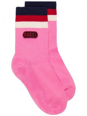 Носки с контрастными полосками и логотипом Gucci. Цвет: розовый