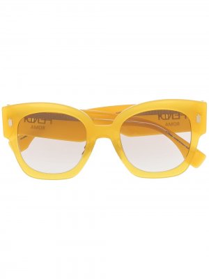 Солнцезащитные очки в массивной оправе Fendi Eyewear. Цвет: желтый