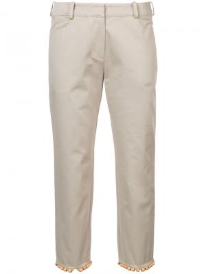 Укороченные брюки с бисерной отделкой Rosie Assoulin. Цвет: нейтральные цвета
