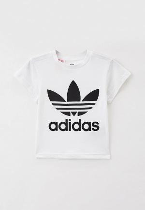 Футболка adidas Originals. Цвет: белый