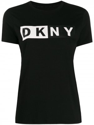 Футболка с логотипом DKNY. Цвет: черный