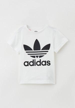 Футболка adidas Originals. Цвет: белый