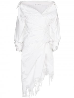 Короткое джинсовое платье асимметричного кроя Alexander Wang. Цвет: белый