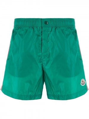 Плавки-шорты с нашивкой-логотипом Moncler. Цвет: зеленый