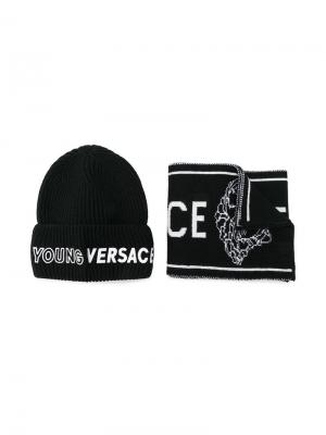 Комплект из шапки и шарфа Young Versace. Цвет: черный