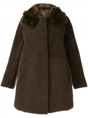 Пальто из овчины Yves Salomon. Цвет: коричневый