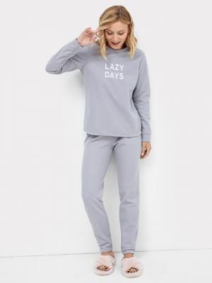 Флисовый пижамный комплект (лонгслив и брюки) серого цвета с принтом Mark Formelle. Цвет: серый