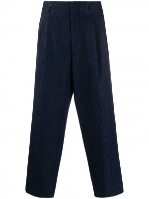 Джинсовые брюки со складками AMI Paris. Цвет: синий