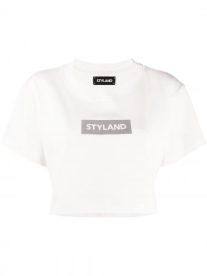 Укороченная футболка с логотипом Styland. Цвет: белый