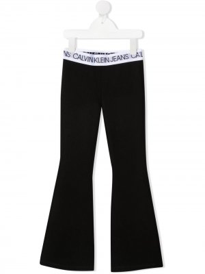 Расклешенные брюки с логотипом на поясе Calvin Klein Kids. Цвет: черный