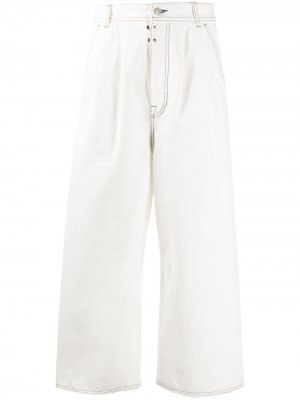 Укороченные расклешенные джинсы с завышенной талией MM6 Maison Margiela. Цвет: белый