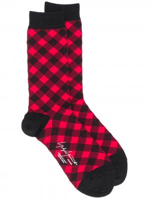 Клетчатые носки с логотипом Yohji Yamamoto. Цвет: красный