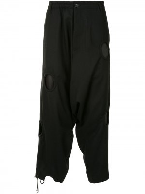 Укороченные брюки свободного кроя с вырезами Yohji Yamamoto. Цвет: черный