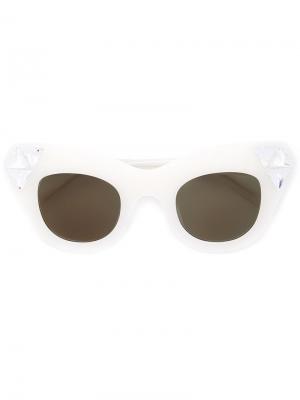 Декорированные солнцезащитные очки Vera Wang. Цвет: белый
